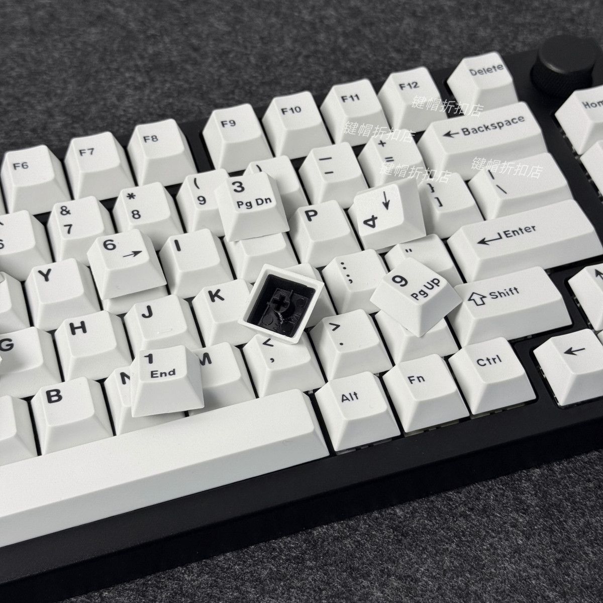 คีย์แคปสีขาวล้วนสไตล์มินิมอล โ - Gaming Keyboard Extension บทวิจารณ์และราคา